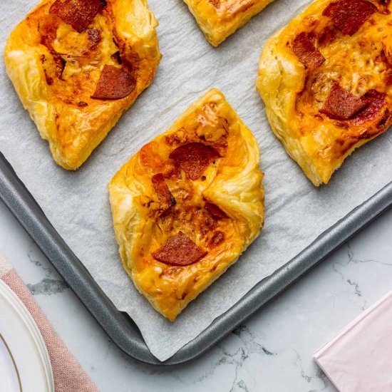Pepperoni and Cheese Puffs - Recipe photo by fooodlove