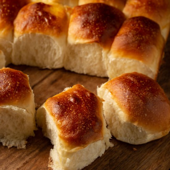 Challah Rolls - Recipe photo by Barbara Curry
