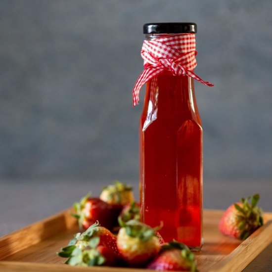 Strawberry Top Vinegar - Recipe photo by modernveganguide