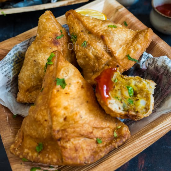 Indian Vegetable Samosa (Vegan) - Recipe photo by Oh My Veg