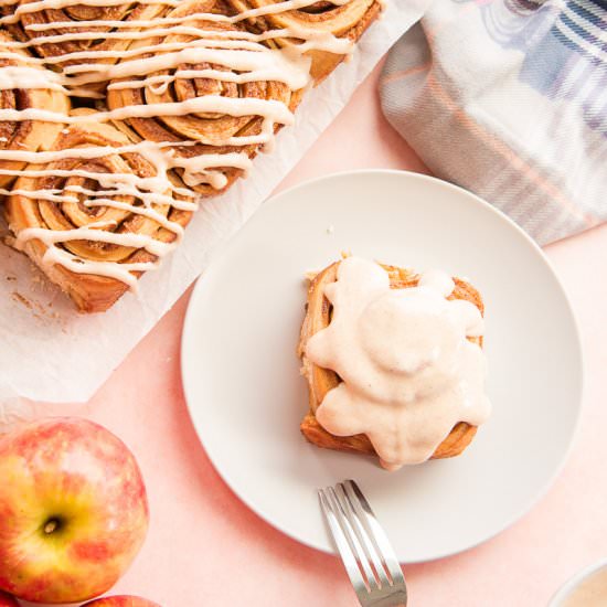 Apple Cinnamon Rolls - Recipe photo by senseandedibility