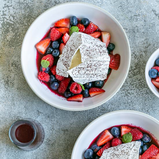 white chocolate & berry pavlova - Recipe photo by between2kitchens