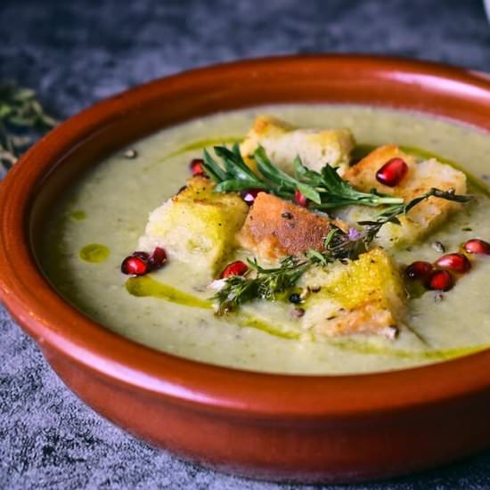 Cauliflower Pea Winter Soup [vegan] - Recipe photo by Bimorah