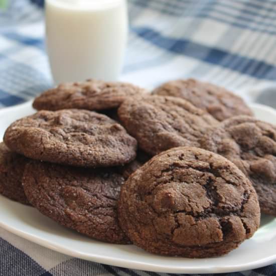 Chewy Chocolate Molasses Cookies - Recipe photo by MyRecipeReviews