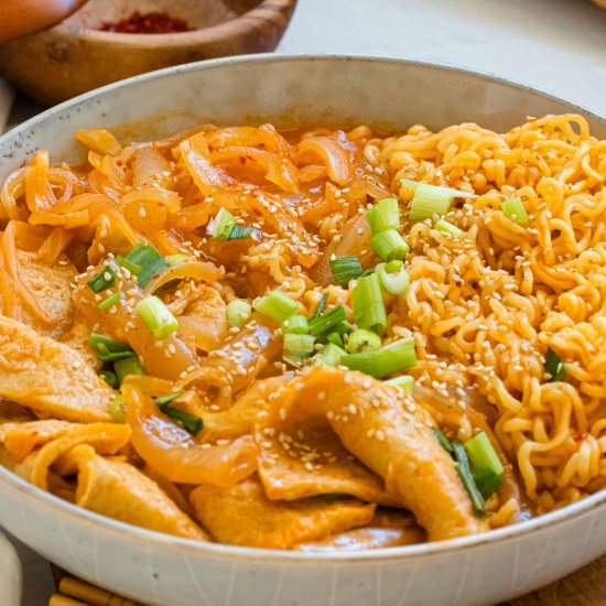 Korean Rice Paper Tteokbokki - Recipe photo by theflouredcamera