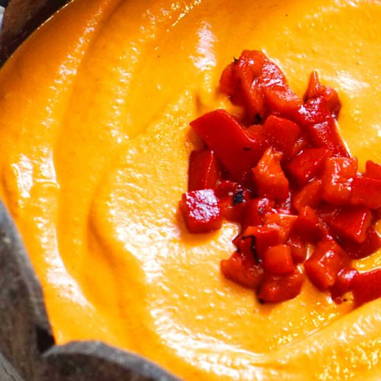 Easy Roasted Red Pepper Hummus - Recipe photo by bemyrecipe