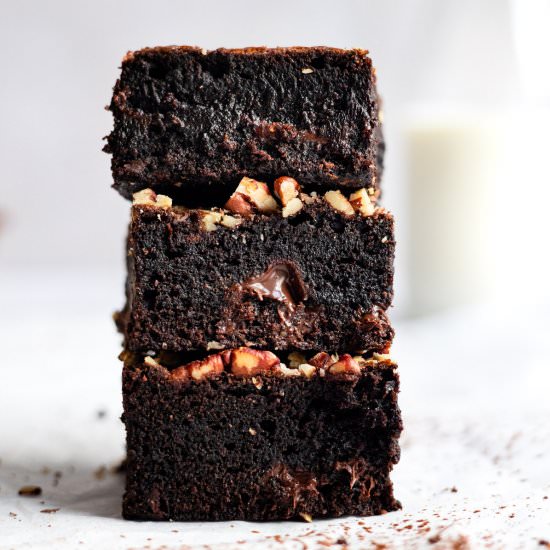 Easy Pecan Brownies - Recipe photo by Salted Mint