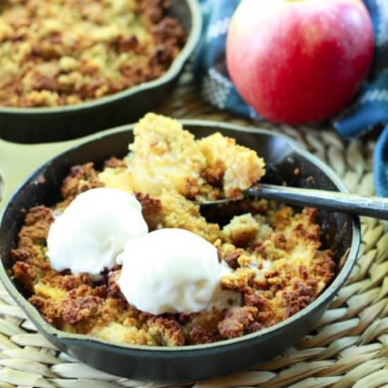 Mini Skillet Apple Crisps - Recipe photo by asiancaucasian