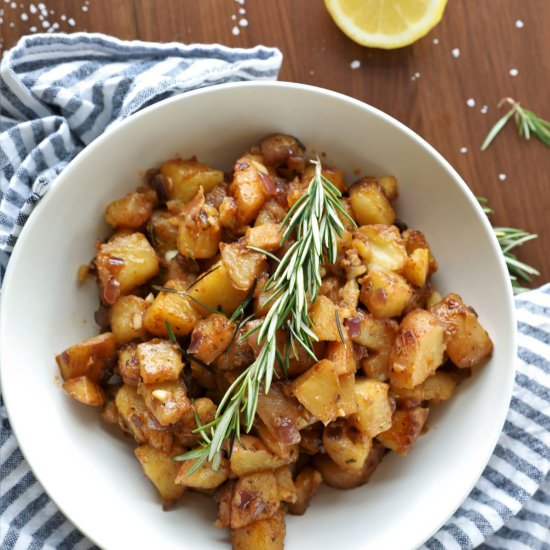 Crispy Pan Fried Red Potatoes - Recipe photo by foodiechefteam