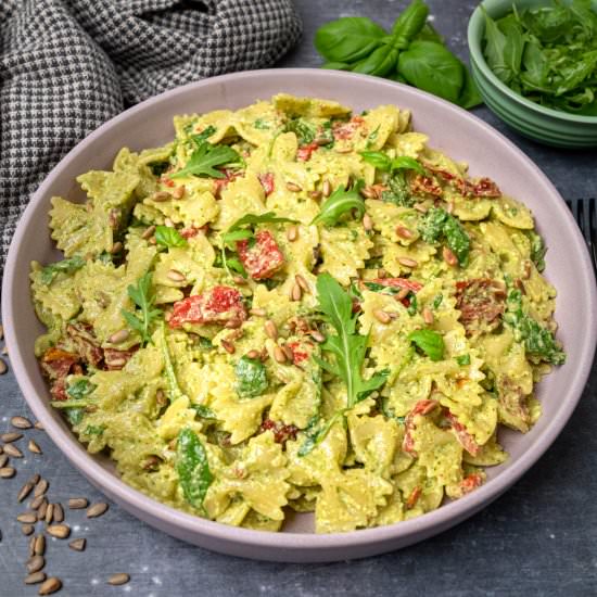 Vegan Cashew Pesto Pasta Salad - Recipe photo by vegancocotte