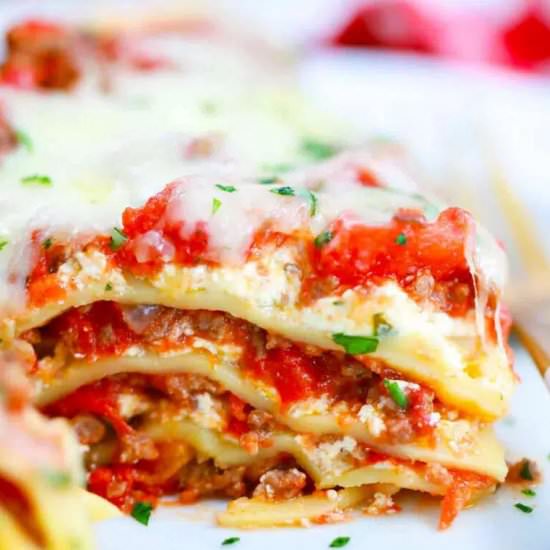 Slow Cooker Lasagna - Recipe photo by peasandpeonies