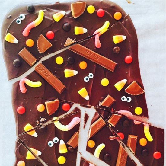 Halloween Candy Bark - Recipe photo by jonnakeohane