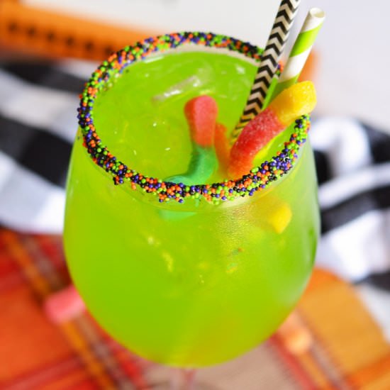 Witches Brew Cocktail - Recipe photo by CrayonsAndCravings