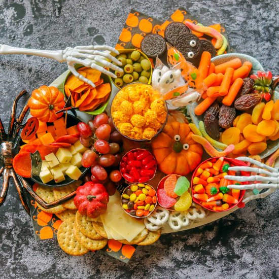 Easy Halloween Charcuterie Board - Recipe photo by HIldaskitchenblog