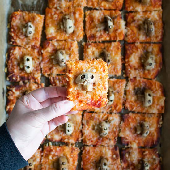 Skull Mushroom Pizza Bites - Recipe photo by MasalaHerb