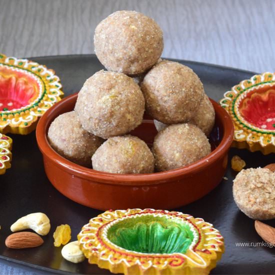 Atta ladoo - Recipe photo by rumkisgoldenspoon