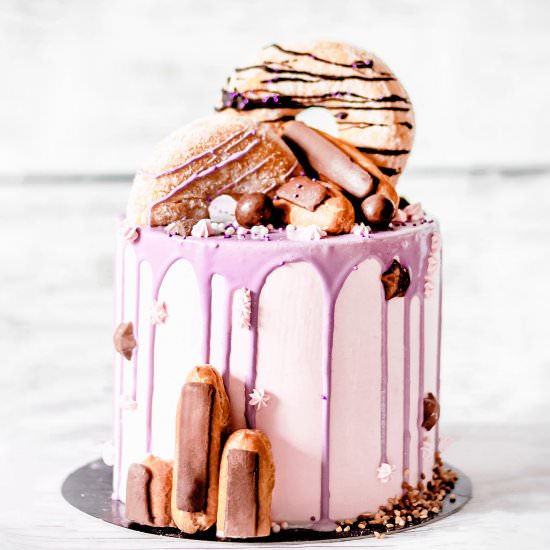 The best chocolate drip cake recipe - Recipe photo by Sweetly Cakes