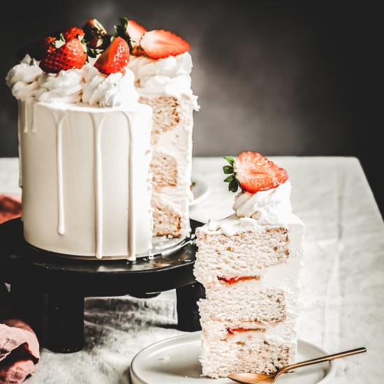 Strawberry layer cake recipe - Recipe photo by Sweetly Cakes