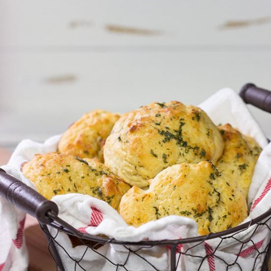 Red Lobster Cheddar Bay Biscuits - Recipe photo by spicedblog