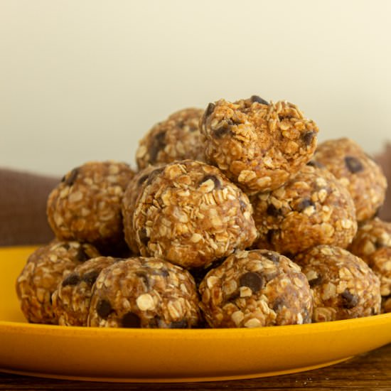 Healthy No Bake Energy Balls - Recipe photo by Tidbitsbytaylor
