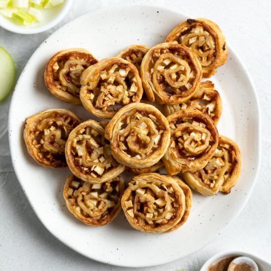 Cinnamon Apple Pinwheels - Recipe photo by itsnotcomplicatedrecipes