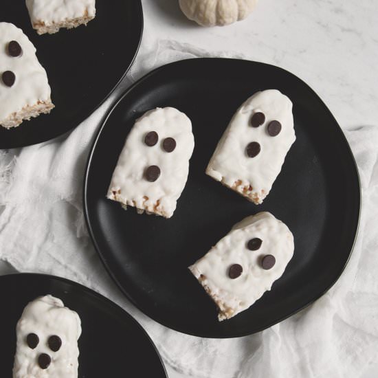 Rice Krispie Treat Ghosts - Recipe photo by The Merrythought