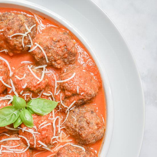 5 Ingredient Meatballs - Recipe photo by Lynnswayoflife