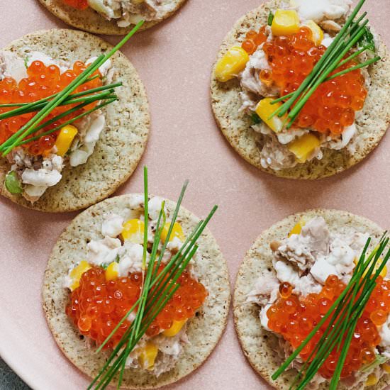 Fish crackers | PassionOn - Recipe photo by Izabela Heftowicz