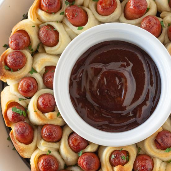 Pull Apart Pigs in a Blanket Wreath - Recipe photo by practicallyhomemade