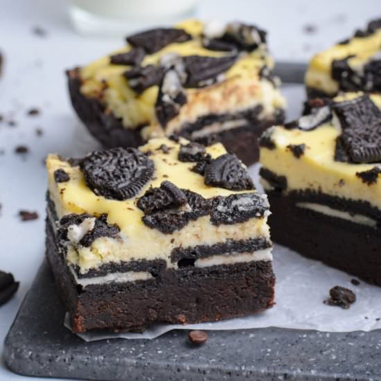 Oreo Cheesecake Brownies - Recipe photo by amandascookin