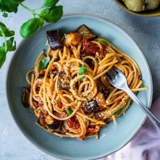 Vegan Pasta Alla Norma - Recipe photo by Sixhungryfeet