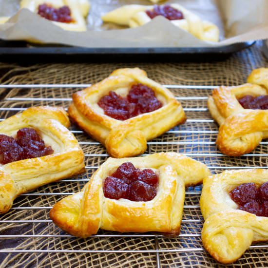 Danish pastry - Recipe photo by mecooks.com