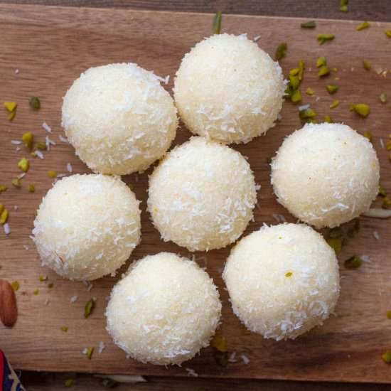 Coconut Ladoos - Recipe photo by shintasimon