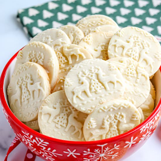 Christmas Shortbread Cookies - Recipe photo by FoodFolksandFun