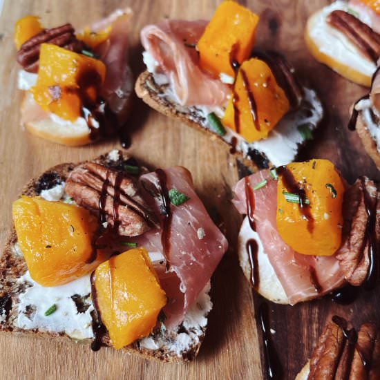 Butternut Squash Goat Cheese Crisps - Recipe photo by HungryBlonde