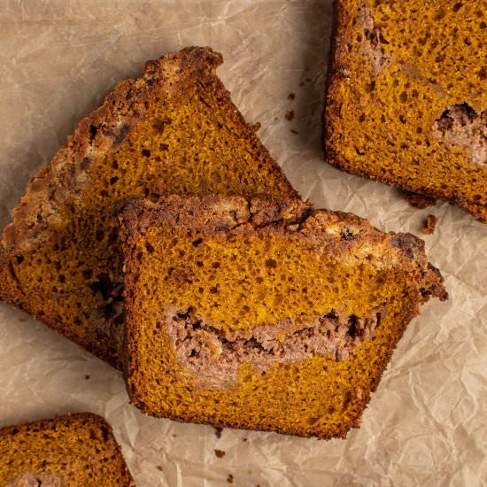Pumpkin swirl streusel cake - Recipe photo by cherryonmysundae
