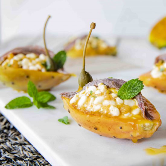Prickly pears with cottage cheese - Recipe photo by Secretos Del Sur