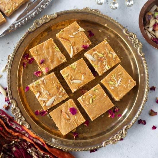 Besan Barfi (Besan ki Chakki) - Recipe photo by pipingpotcurry