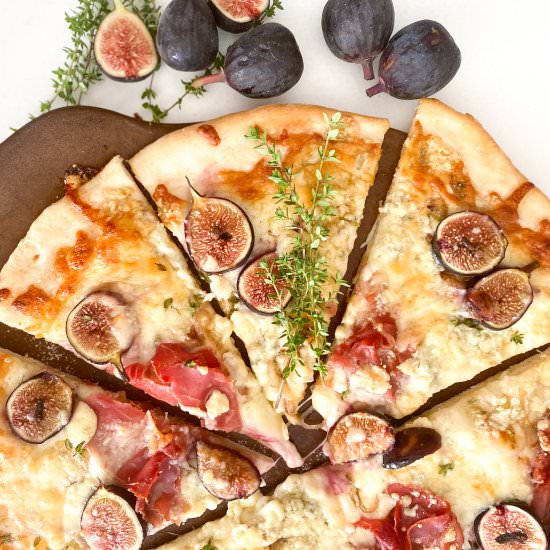FIG & GORGONZOLA PROSCIUTTO PIZZA - Recipe photo by Nictastingspoon