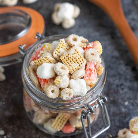 Halloween snack mix - Recipe photo by CallMePMc