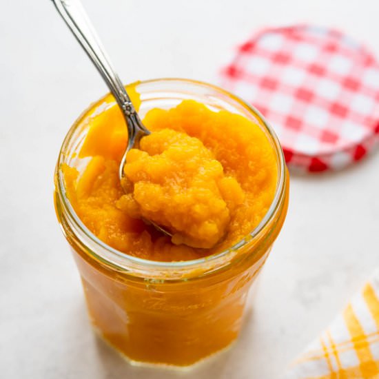Homemade Pumpkin Puree - Recipe photo by garlic and zest