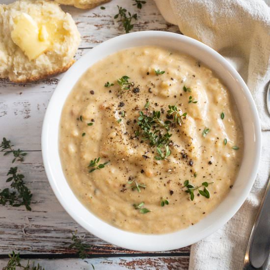 Cauliflower Broccoli Cheddar Soup - Recipe photo by ThePypersKitchen