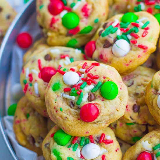 M&M Santa Cookies - Recipe photo by Kathryns.kitchen.blog