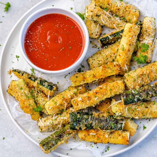 AIR FRYER PARMESAN ZUCCHINI FRIES - Recipe photo by healthyfitnessmeals