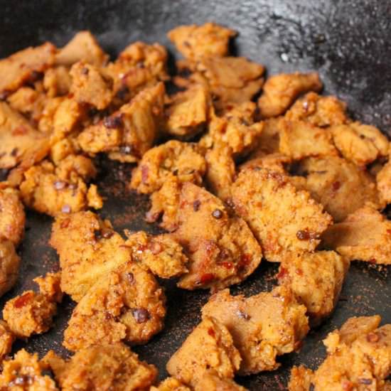Easy vegan chicken - Recipe photo by DamnTastyVegan