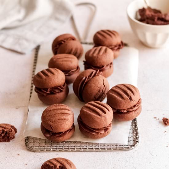 Soft chocolate sandwich cookies - Recipe photo by vanillafrost4