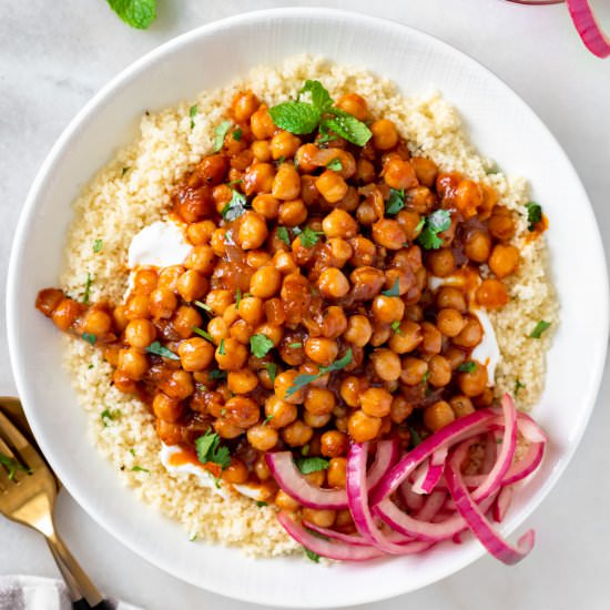 Harissa Chickpeas - Recipe photo by ChefDeHome