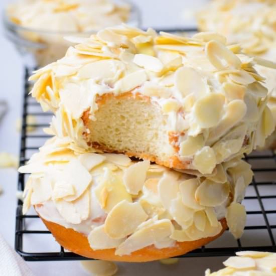 YEAST DONUTS - Recipe photo by Easy Peasy Creative Ideas
