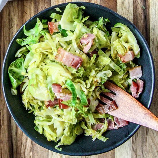 Shredded Brussels Sprouts with Baco - Recipe photo by the food blog