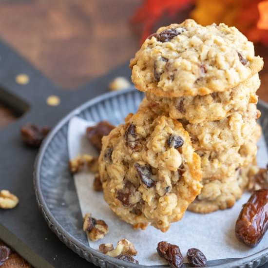 Soft Oatmeal with dates and walnuts - Recipe photo by Mycookiejourney